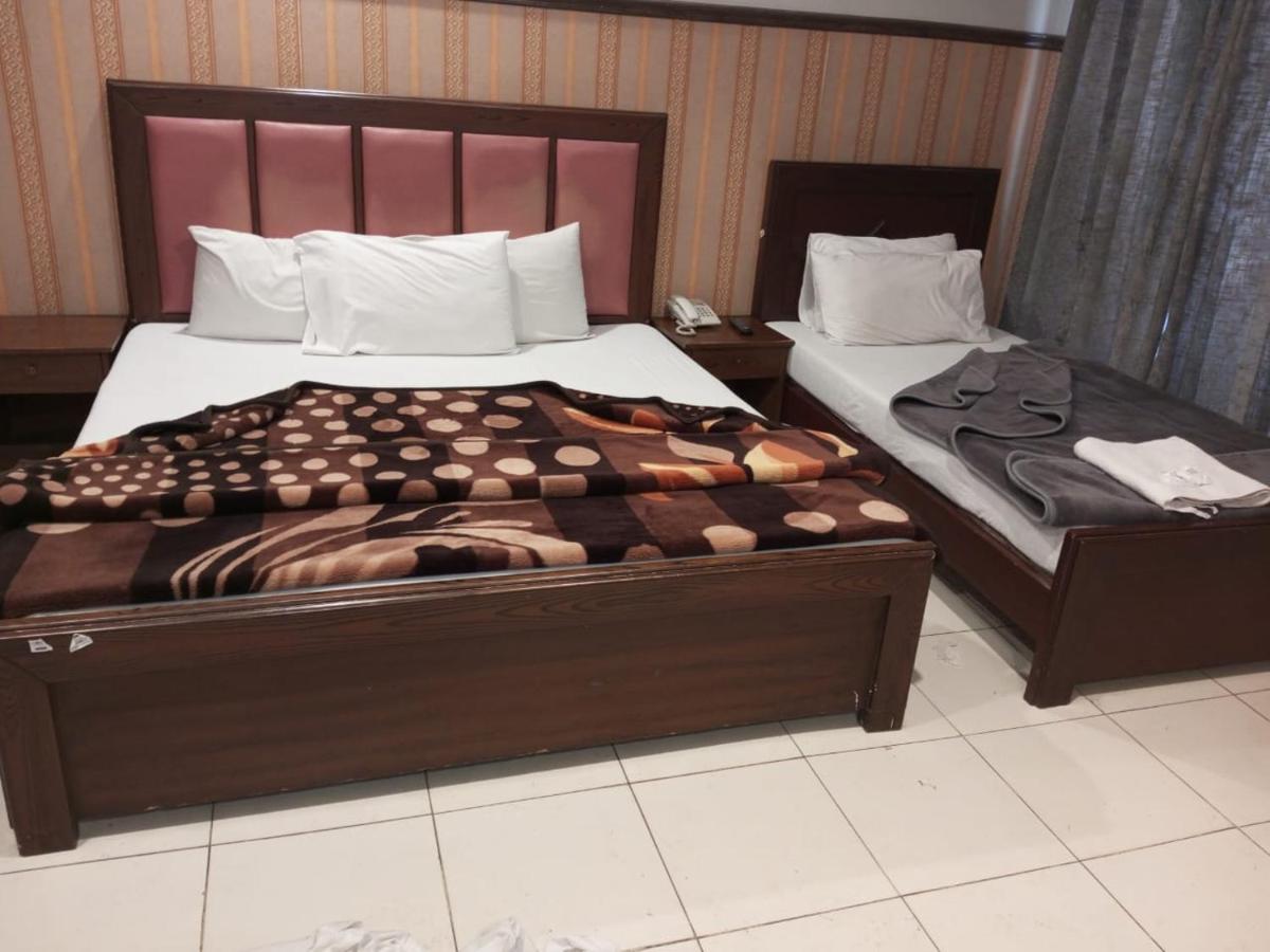 רוואלפינדי Hotel Eden Rock מראה חיצוני תמונה